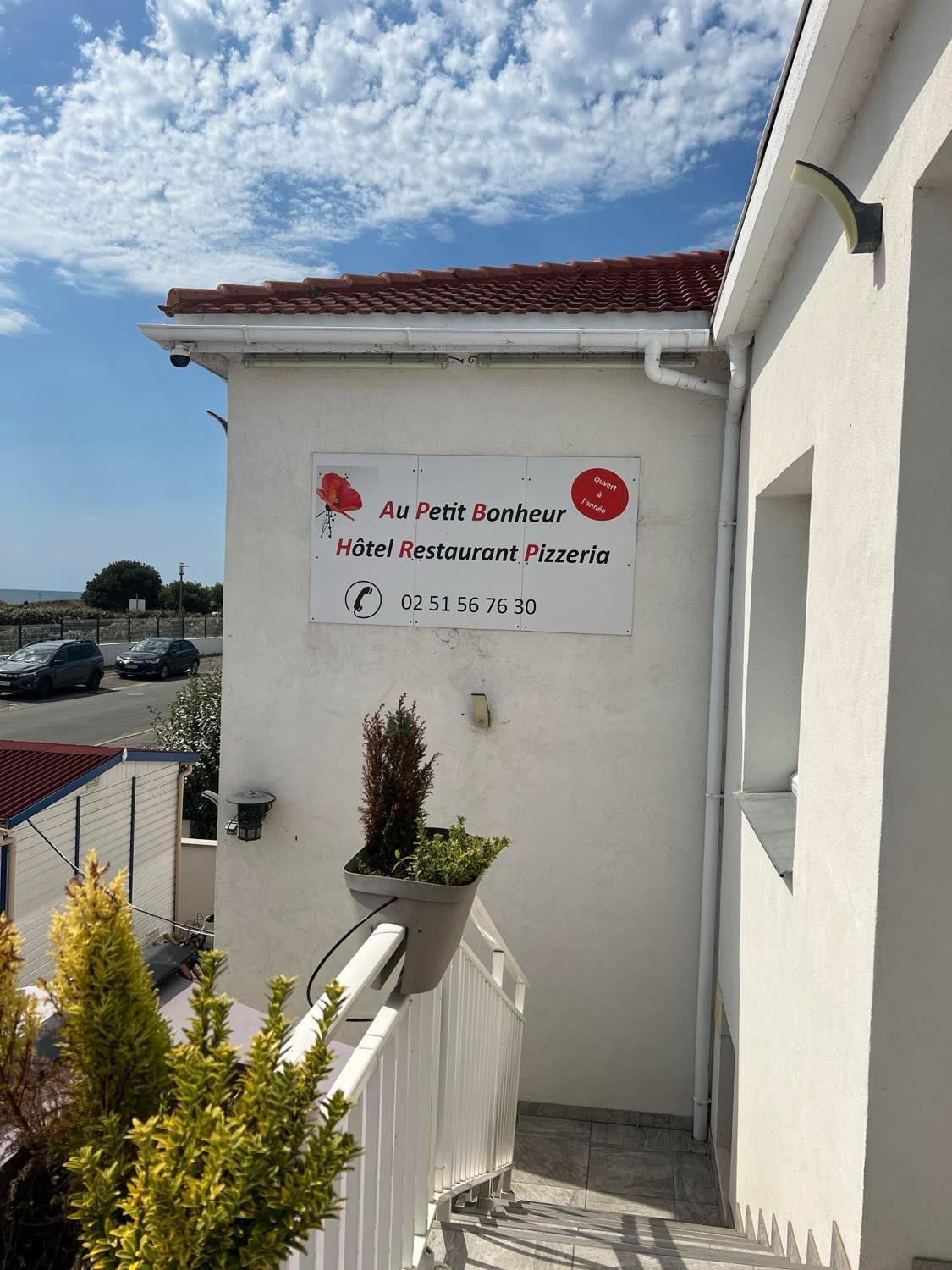 Hotel Au Petit Bonheur La Tranche-sur-Mer Exterior foto