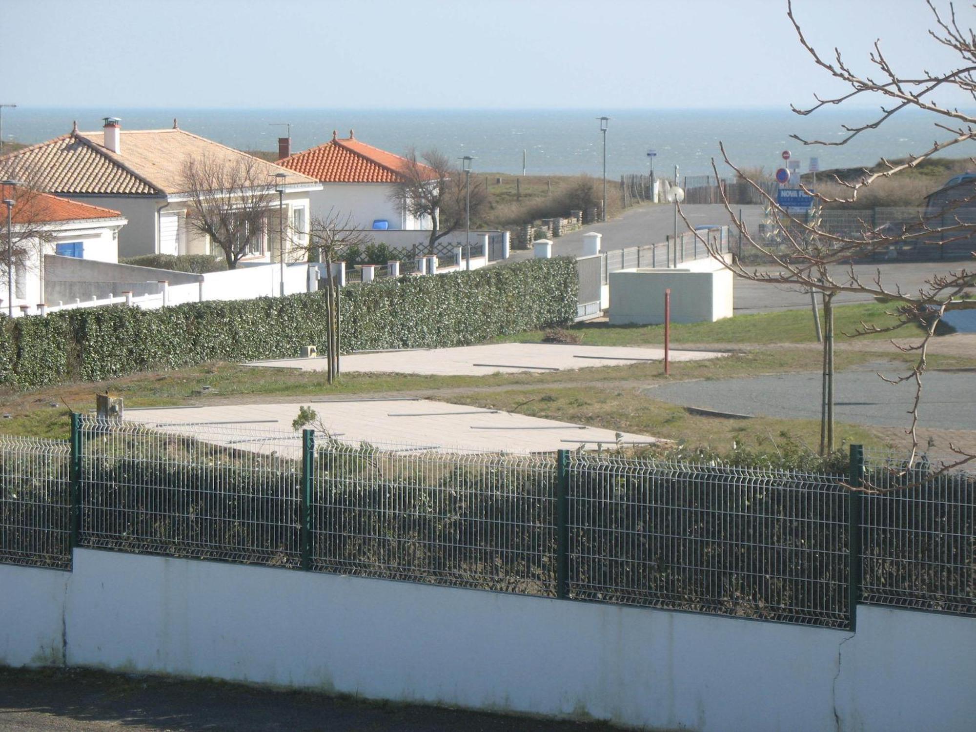 Hotel Au Petit Bonheur La Tranche-sur-Mer Exterior foto