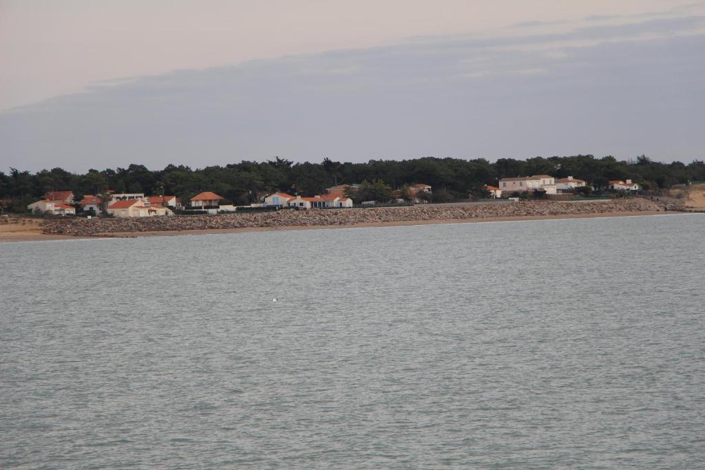 Hotel Au Petit Bonheur La Tranche-sur-Mer Exterior foto