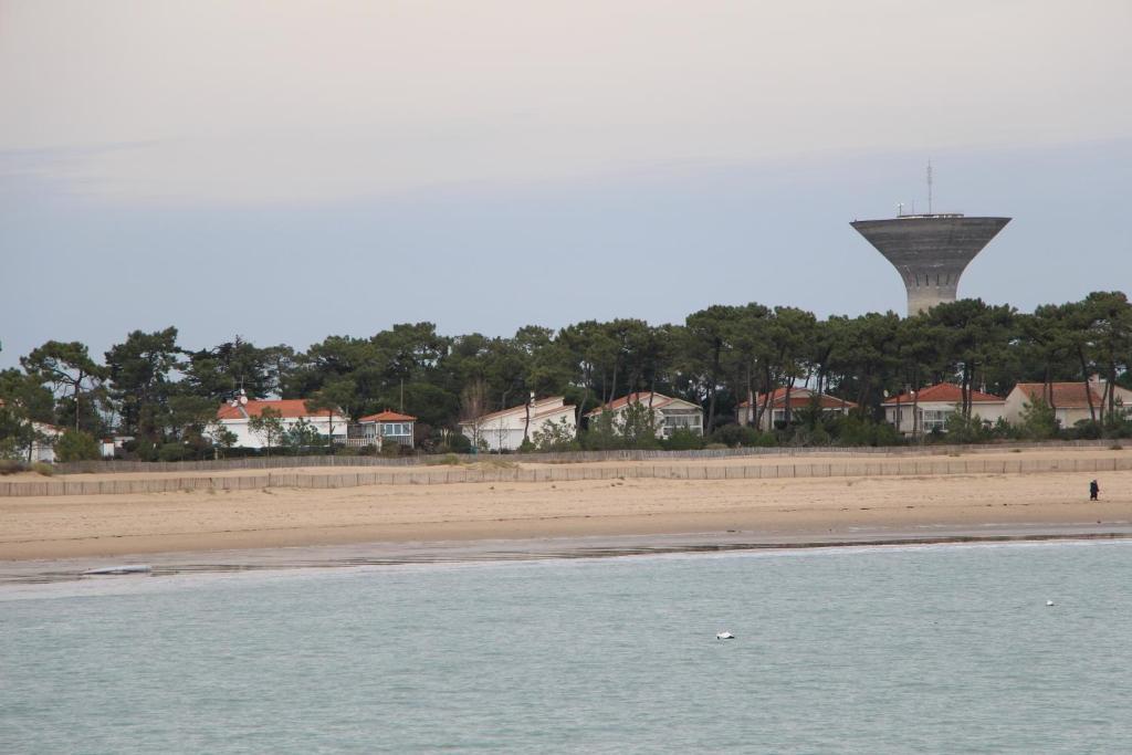 Hotel Au Petit Bonheur La Tranche-sur-Mer Exterior foto