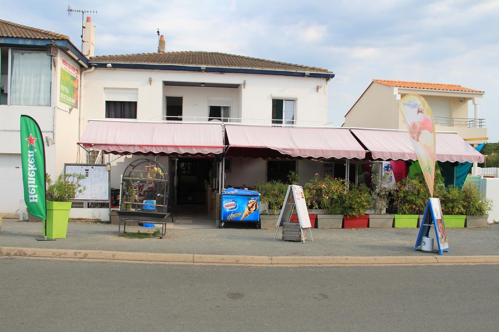 Hotel Au Petit Bonheur La Tranche-sur-Mer Exterior foto